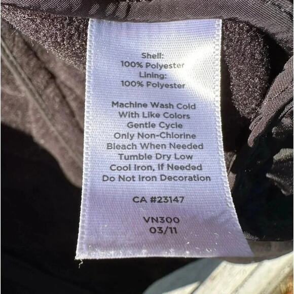 Talbots Women’s Small Black  Lightweight Quilted Vest - Picture 8 of 8